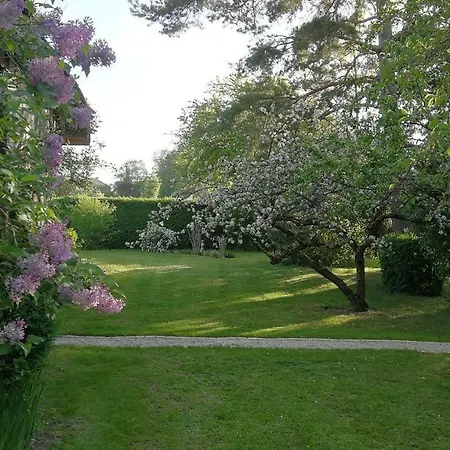 Domaine Du Carouge 3*